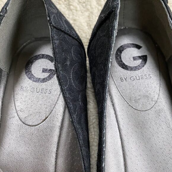Guess Brand Slip On Casual Shoes US size 8M Flats with Silver Logo Buckle Detail - Picture 7 of 11